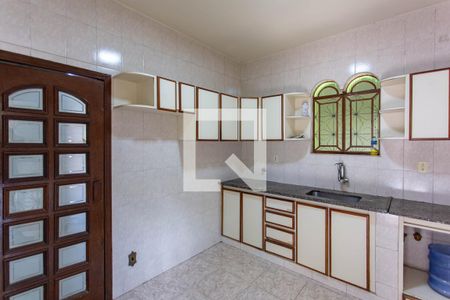 Casa à venda com 230m², 3 quartos e 3 vagas Casa à venda com 230m², 3 quartos e 3 vagasCozinha
