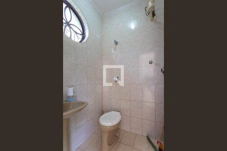 Casa à venda com 230m², 3 quartos e 3 vagas Casa à venda com 230m², 3 quartos e 3 vagasBanheiro de serviço