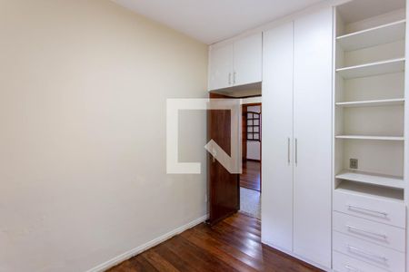 Casa à venda com 230m², 3 quartos e 3 vagas Casa à venda com 230m², 3 quartos e 3 vagasQuarto 2