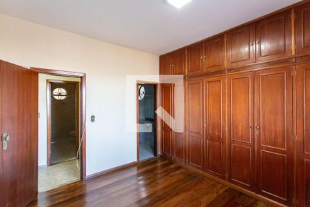 Casa à venda com 230m², 3 quartos e 3 vagas Casa à venda com 230m², 3 quartos e 3 vagasQuarto Suíte