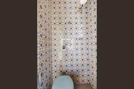 Casa à venda com 217m², 3 quartos e 2 vagasBanheiro de Serviço 