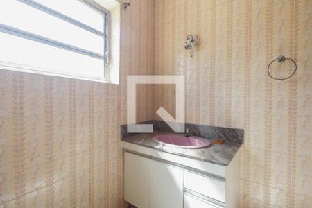 Casa à venda com 217m², 3 quartos e 2 vagasBanheiro Social 