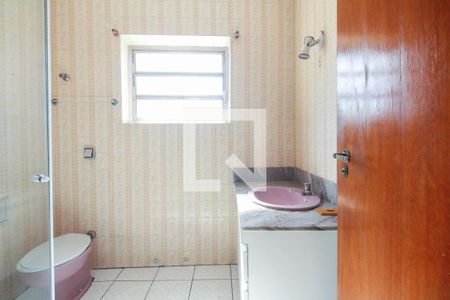 Casa à venda com 217m², 3 quartos e 2 vagasBanheiro Social 