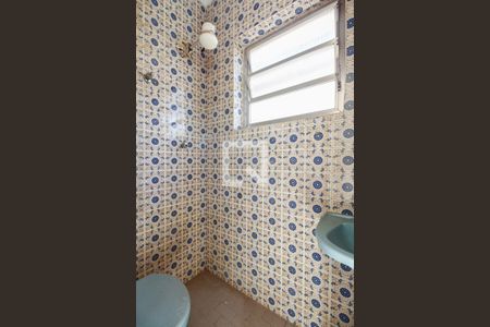 Casa à venda com 217m², 3 quartos e 2 vagasBanheiro de Serviço 