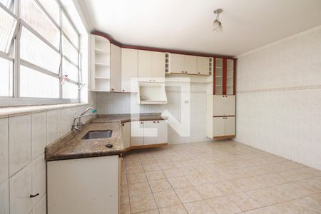 Casa à venda com 217m², 3 quartos e 2 vagasCozinha 