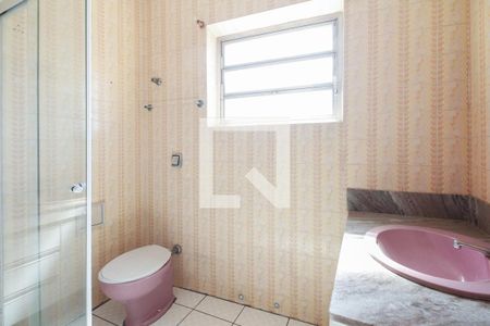 Casa à venda com 217m², 3 quartos e 2 vagasBanheiro Social 