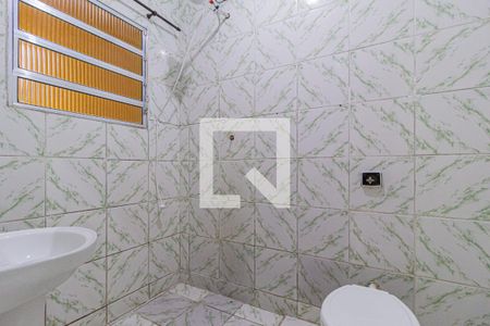 Banheiro de casa para alugar com 1 quarto, 25m² em Jardim Maria Beatriz, Carapicuíba