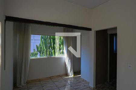 Sala de kitnet/studio para alugar com 2 quartos, 65m² em Horto Florestal, Belo Horizonte