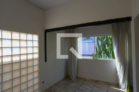Sala de kitnet/studio para alugar com 2 quartos, 65m² em Horto Florestal, Belo Horizonte