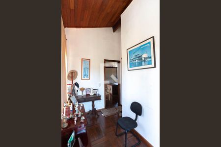 Casa à venda com 150m², 4 quartos e 5 vagas Casa à venda com 150m², 4 quartos e 5 vagasCorredor