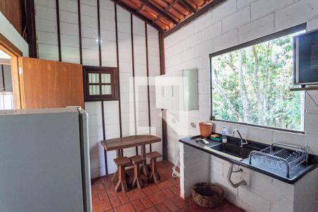 Casa à venda com 150m², 4 quartos e 5 vagas Casa à venda com 150m², 4 quartos e 5 vagasEdícula - Cozinha