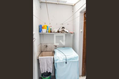 Casa à venda com 80m², 3 quartos e sem vagaÁrea de serviço