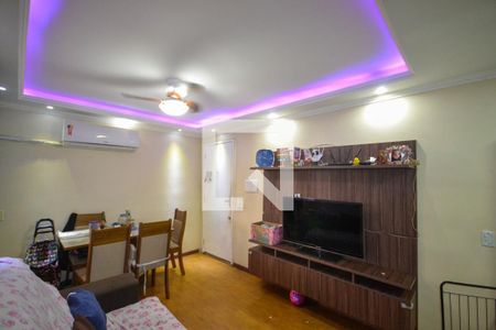 Sala de apartamento para alugar com 2 quartos, 50m² em Bom Pastor, Belford Roxo