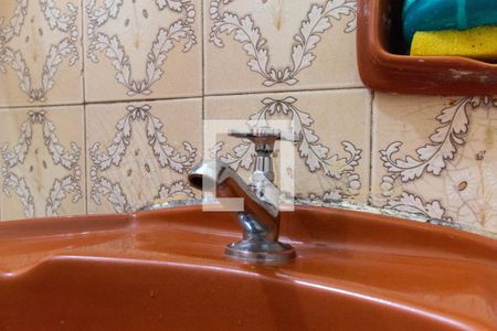 Casa à venda com 212m², 4 quartos e 4 vagasBanheiro 2 