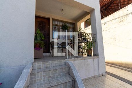 Casa à venda com 212m², 4 quartos e 4 vagasQuintal