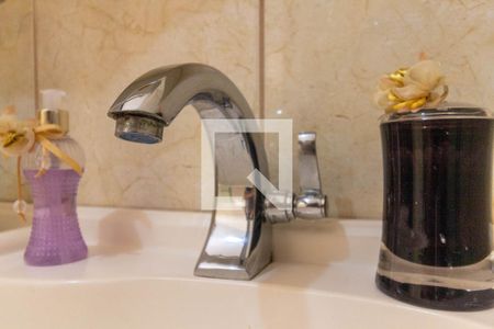 Casa à venda com 212m², 4 quartos e 4 vagasBanheiro - torneira