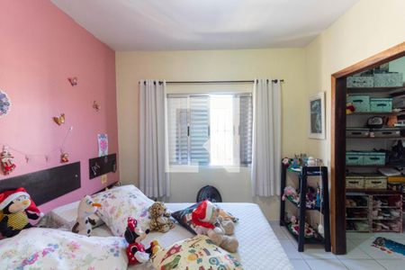 Casa à venda com 212m², 4 quartos e 4 vagasQuarto Suíte