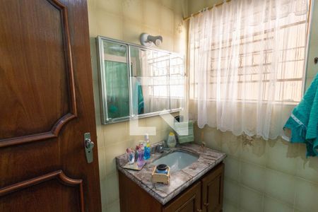 Casa à venda com 212m², 4 quartos e 4 vagasBanheiro 3