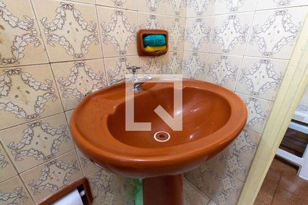 Casa à venda com 212m², 4 quartos e 4 vagasBanheiro 2 