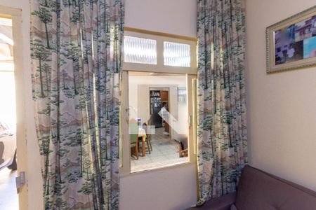 Casa à venda com 212m², 4 quartos e 4 vagasSala 2