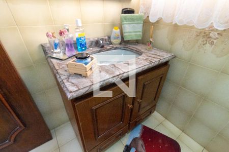 Casa à venda com 212m², 4 quartos e 4 vagasBanheiro 3