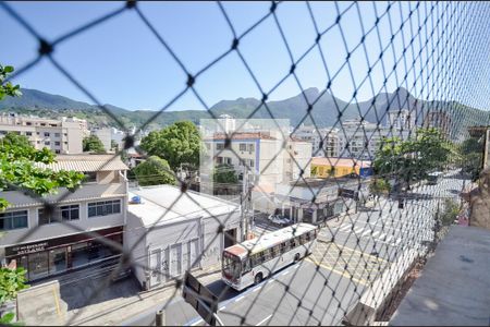Vista do Quarto 1 de apartamento para alugar com 2 quartos, 75m² em Vila Isabel, Rio de Janeiro