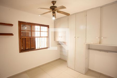 QUARTO 1 de casa para alugar com 2 quartos, 73m² em Parque Panamericano, São Paulo