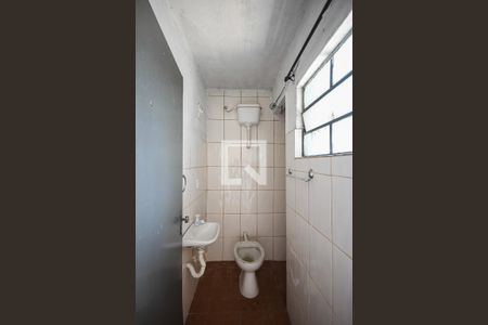 Banheiro de casa para alugar com 1 quarto, 38m² em Parque Pinheiros, Taboão da Serra