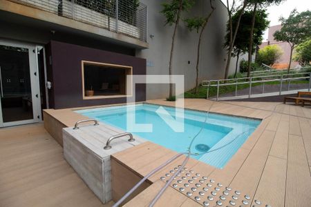 Apartamento à venda com 53m², 1 quarto e 2 vagas Apartamento à venda com 53m², 1 quarto e 2 vagasÁrea comum - Piscina