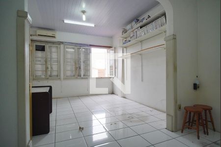 Sala de casa à venda com 2 quartos, 110m² em Navegantes, Porto Alegre