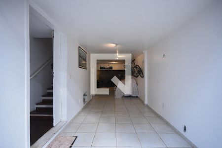 Casa de condomínio à venda com 130m², 2 quartos e 2 vagasGaragem
