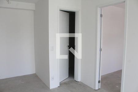 Sala / Porta Banheiro e Quarto de apartamento à venda com 1 quarto, 41m² em Barra Funda, São Paulo