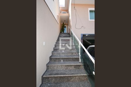 Casa à venda com 188m², 3 quartos e 4 vagas Casa à venda com 188m², 3 quartos e 4 vagasEscada