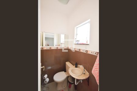 Casa à venda com 188m², 3 quartos e 4 vagas Casa à venda com 188m², 3 quartos e 4 vagasLavabo