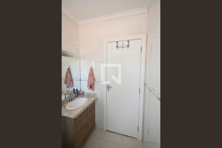 Casa à venda com 188m², 3 quartos e 4 vagas Casa à venda com 188m², 3 quartos e 4 vagasBanheiro da Suíte