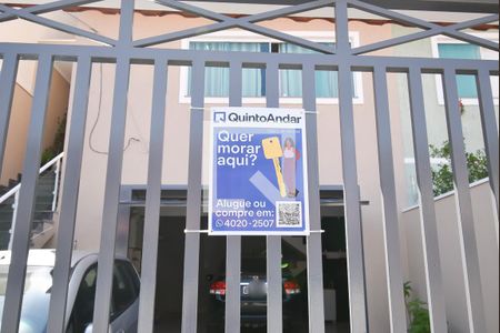 Casa à venda com 188m², 3 quartos e 4 vagas Casa à venda com 188m², 3 quartos e 4 vagasPlaca