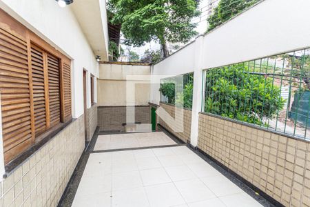 Casa à venda com 400m², 5 quartos e 4 vagasEntrada