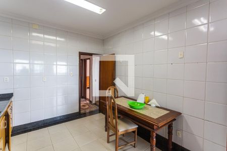 Casa à venda com 400m², 5 quartos e 4 vagasCozinha