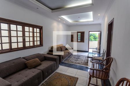 Sala de casa à venda com 3 quartos, 200m² em Serra, Belo Horizonte