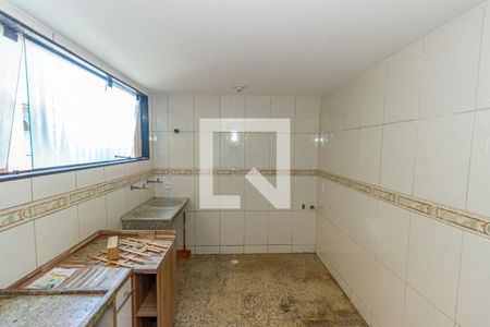 Apartamento à venda com 120m², 3 quartos e sem vaga Apartamento à venda com 120m², 3 quartos e sem vagaCozinha e Área de Serviço