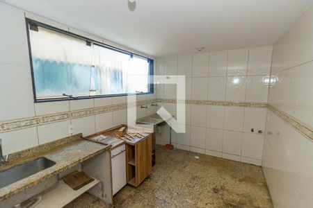 Apartamento à venda com 120m², 3 quartos e sem vaga Apartamento à venda com 120m², 3 quartos e sem vagaCozinha e Área de Serviço
