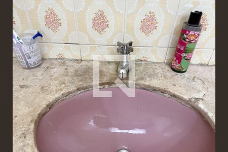 Casa à venda com 300m², 4 quartos e 5 vagasBanheiro da Suíte 2