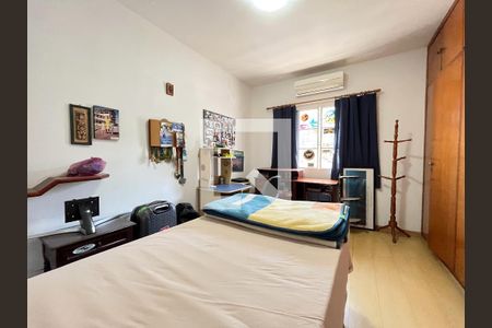 Casa à venda com 300m², 4 quartos e 5 vagasQuarto 4