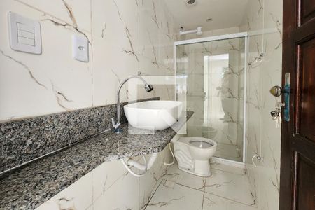 Banheiro de kitnet/studio para alugar com 0 quarto, 36m² em Nazaré, Salvador