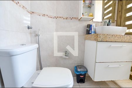Apartamento à venda com 49m², 2 quartos e sem vaga Apartamento à venda com 49m², 2 quartos e sem vagaBanheiro