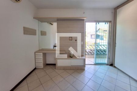 Casa à venda com 138m², 3 quartos e 2 vagasSuíte