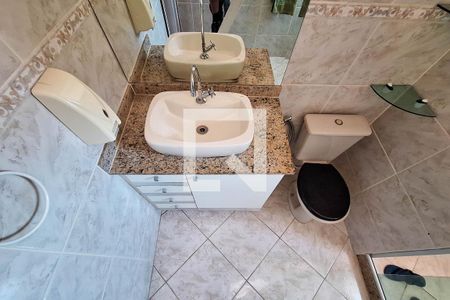 Casa à venda com 138m², 3 quartos e 2 vagasBanheiro da Suíte