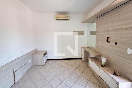 Casa à venda com 138m², 3 quartos e 2 vagasSuíte