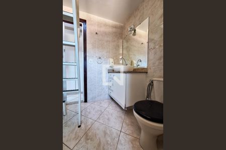 Casa à venda com 138m², 3 quartos e 2 vagasBanheiro da Suíte