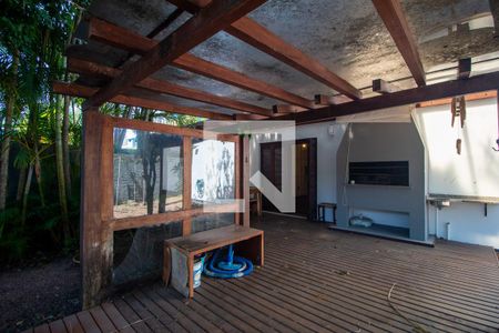 Casa à venda com 259m², 4 quartos e 5 vagasQuintal